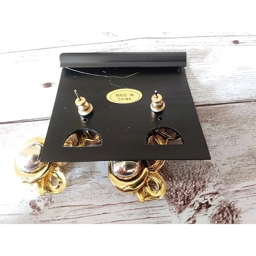 Gorgeous Gold and Silver Tone Ornamental Drop Earrings - Picture 3 of 3